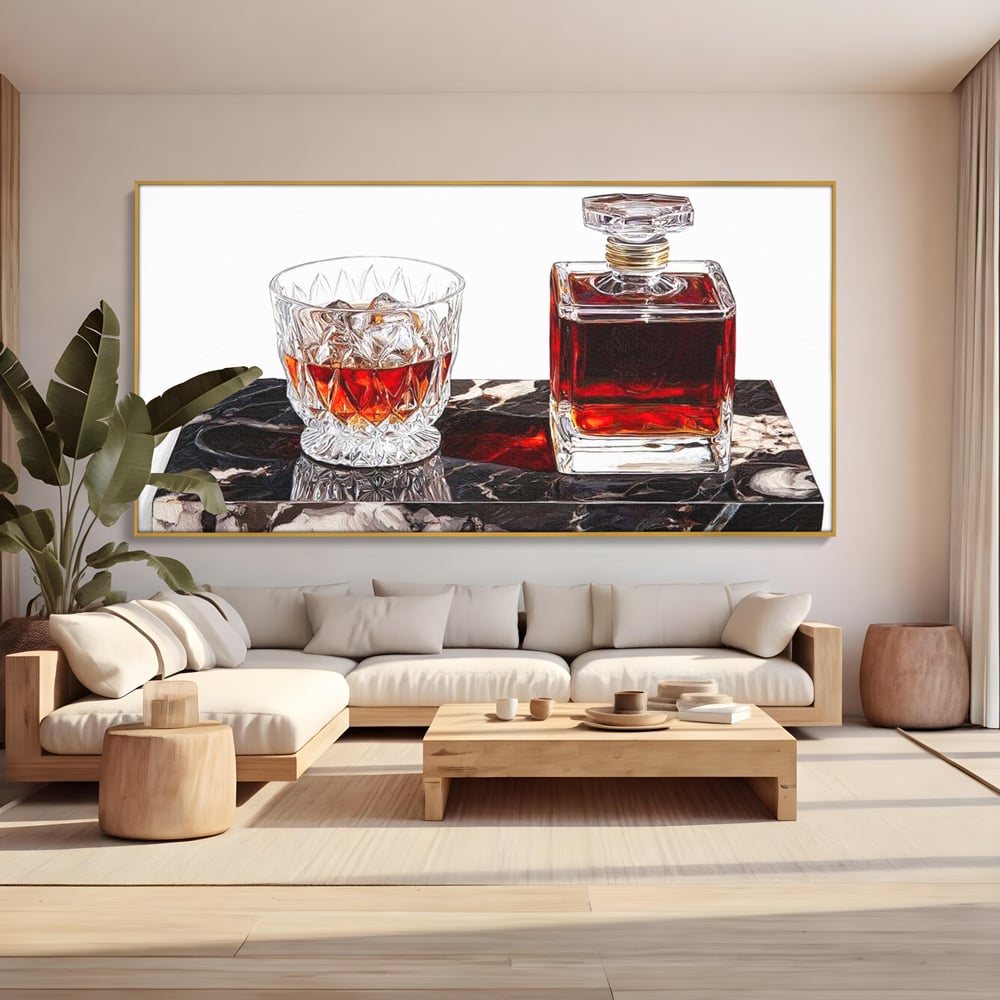 Tablou canvas cu tablou canvas cu pahar de whisky si carafa, in rama de aluminiu auriu, pe perete intr-un living
